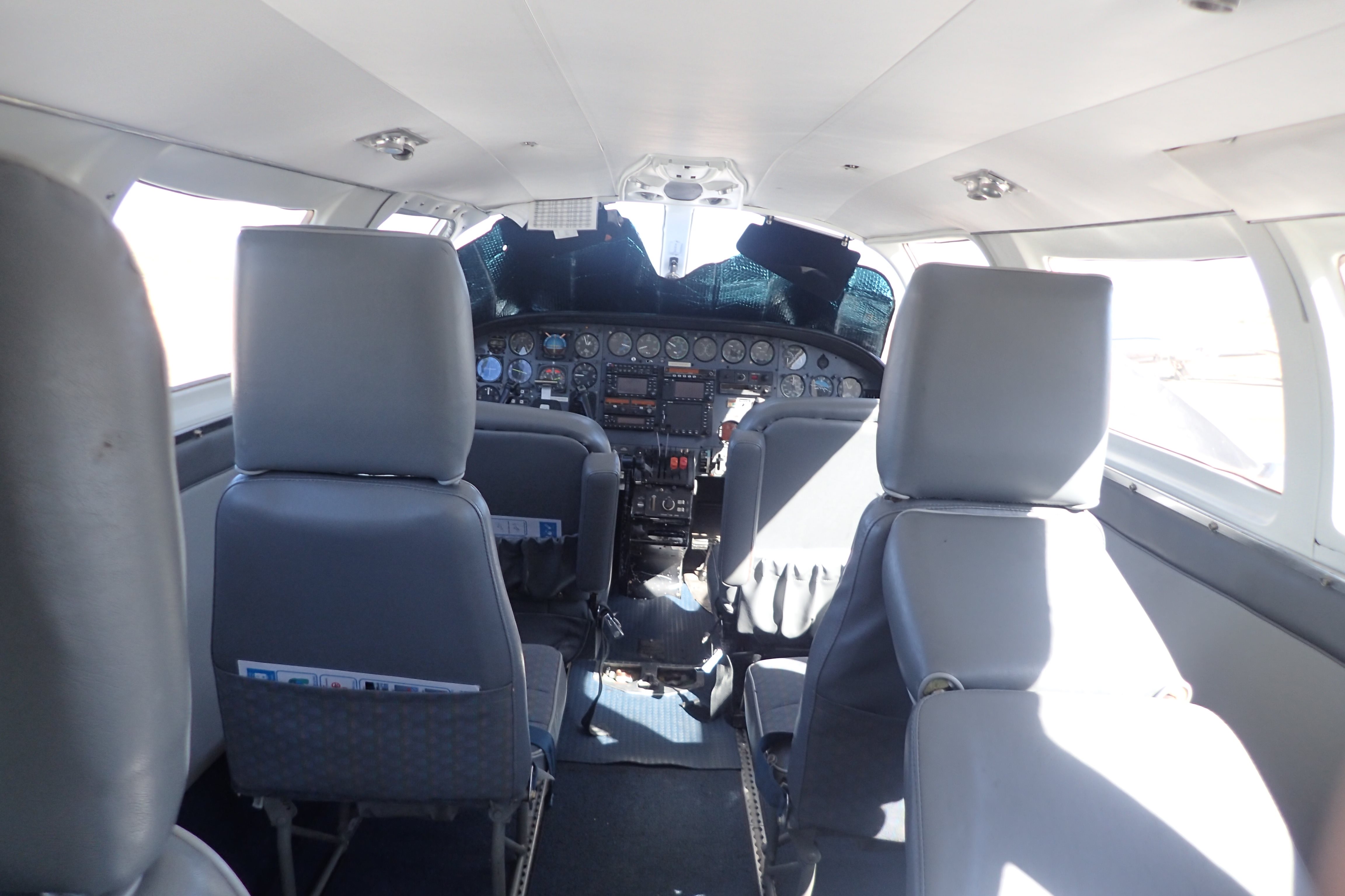 cabina Cessna 404